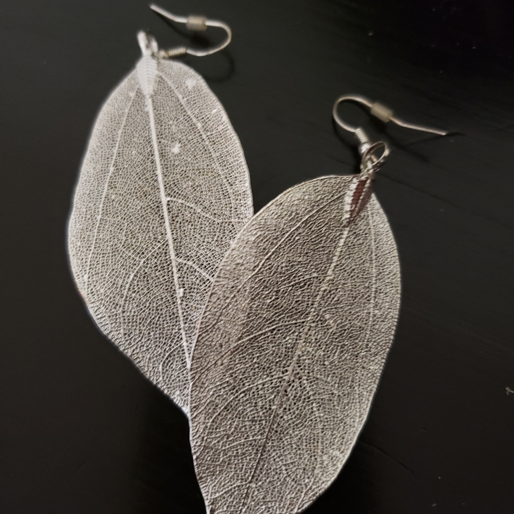 Silver leaf earrings